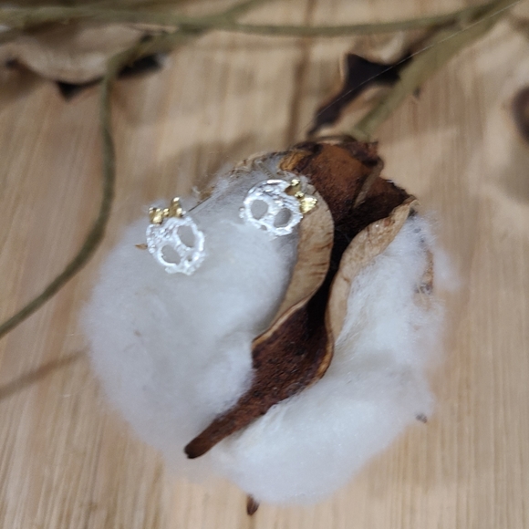 💀💀NEW💀💀CUTE!! Skeleton head with Gold Bow in 925 Sterling Silver - Picture 14 of 16